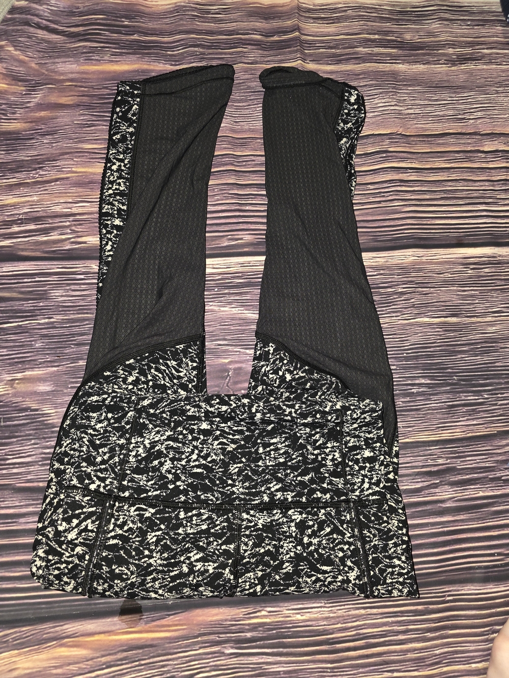lululemon athletica Black & White Marbled Pattern Leggings